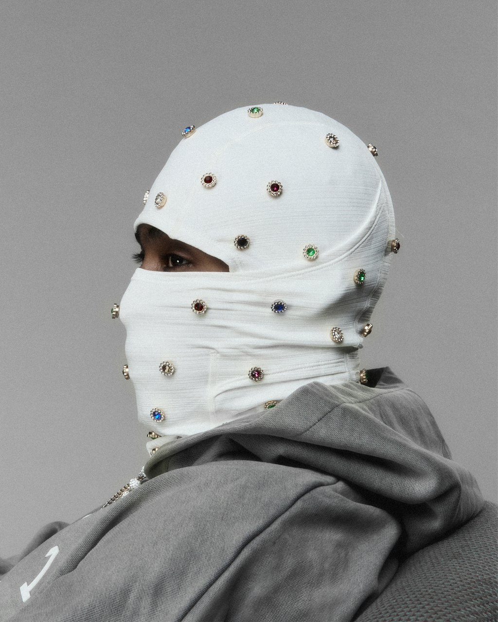 ONYX SKIMASK GEMSTONE IN WHITE