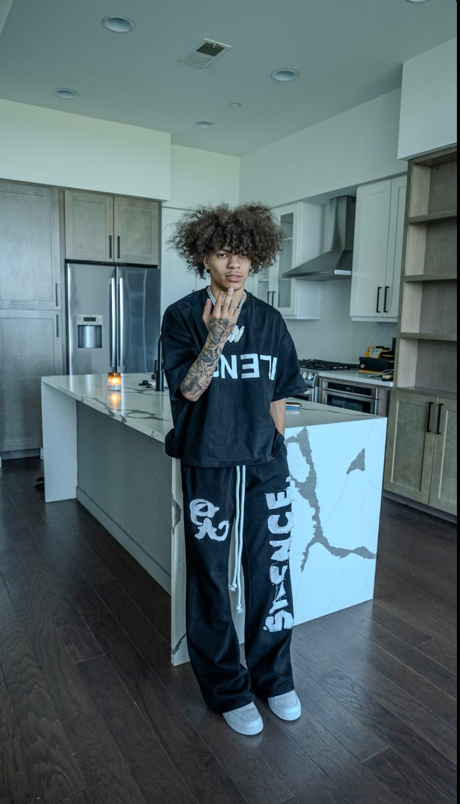 SLNC DISTRESS SWEATS By Onyx