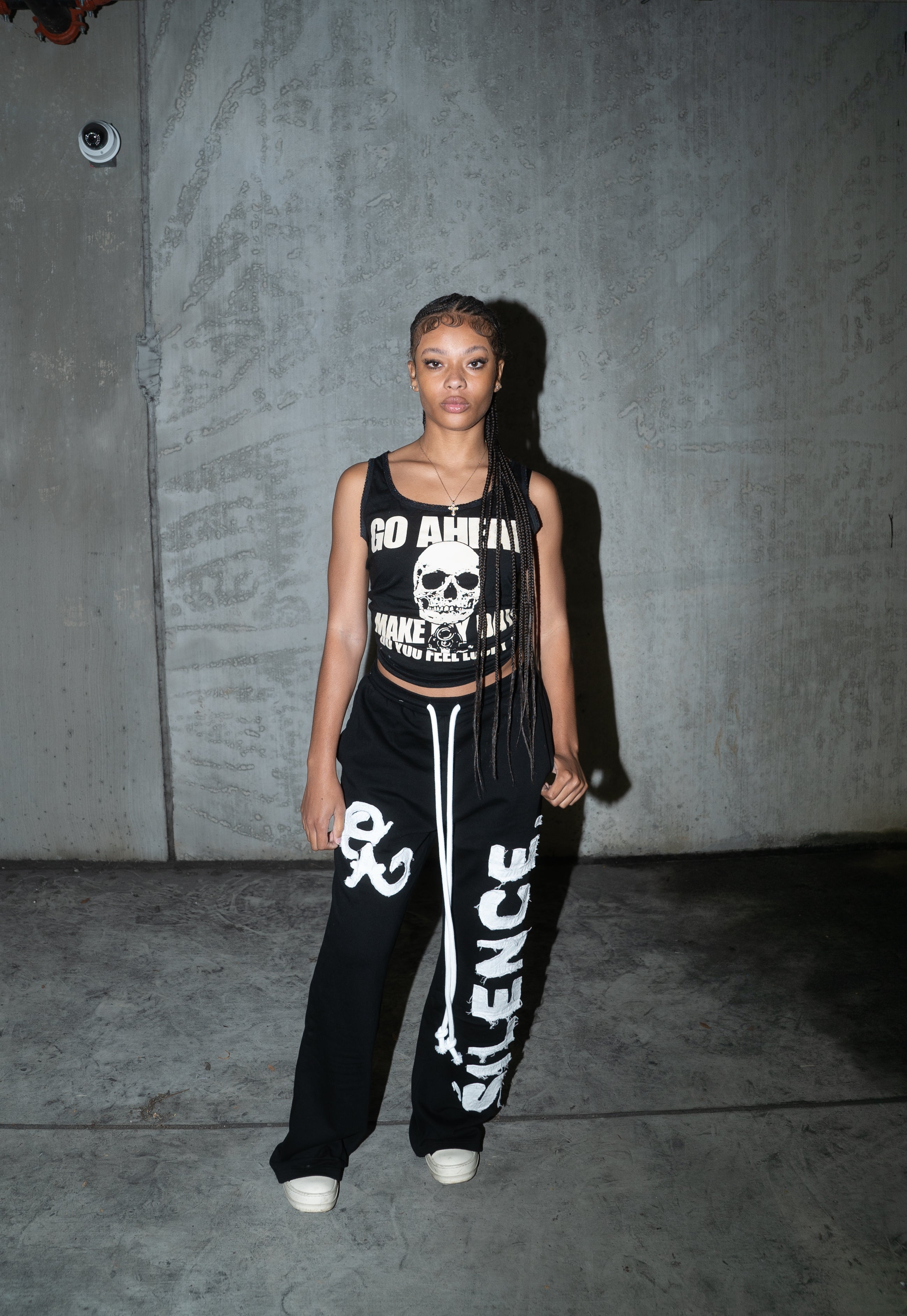 SLNC DISTRESS SWEATS By Onyx